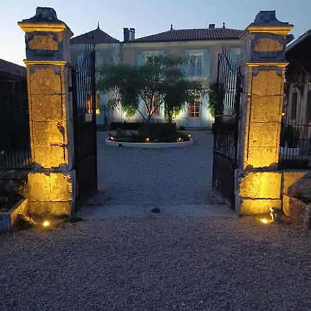 La Grange Terrou Konuk evi Saint-Germain-de-Confolens Dış mekan fotoğraf